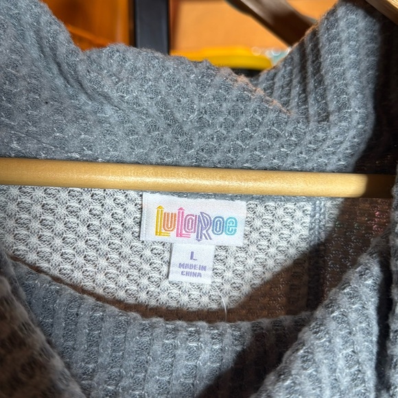 NWT LuLaRoe KRISTEN COWL NECK PULLOVER Gray Ombré Relaxed Fit Size Large - Picture 5 of 8